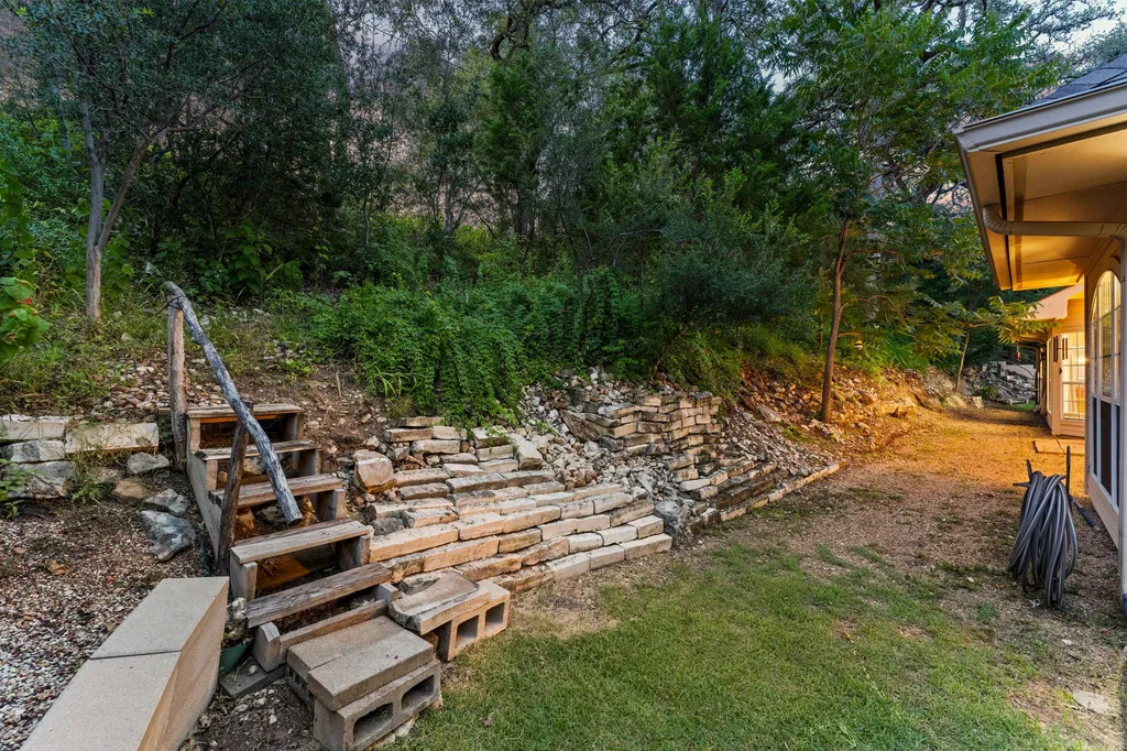 2700 Pearce Road Austin TX 78730