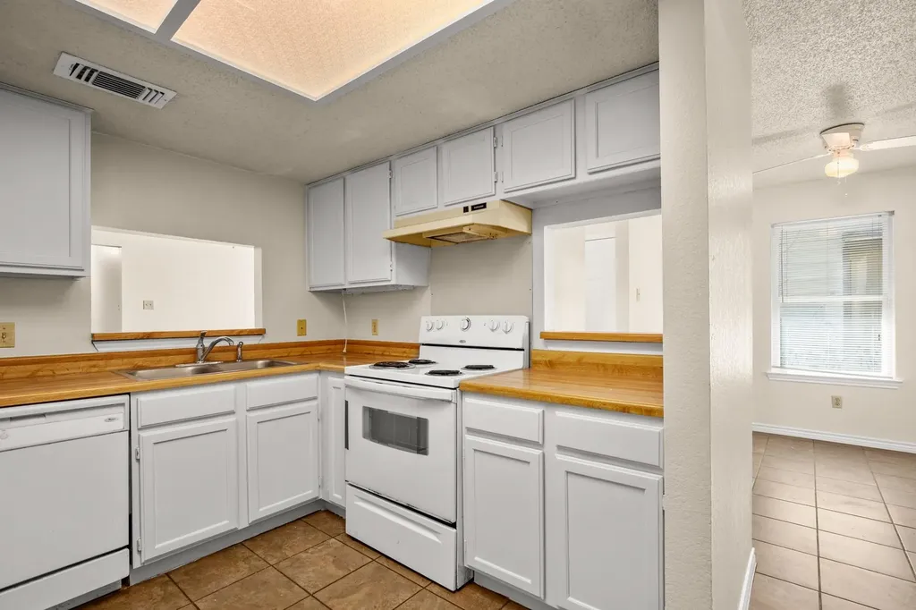 13309-B Saddlebrook Austin TX 78729