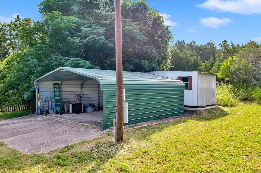 351 County Road 326 Bertram TX 78605