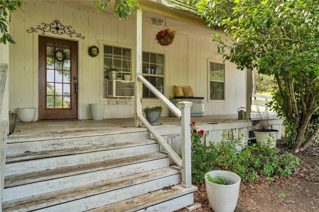 351 County Road 326 Bertram TX 78605