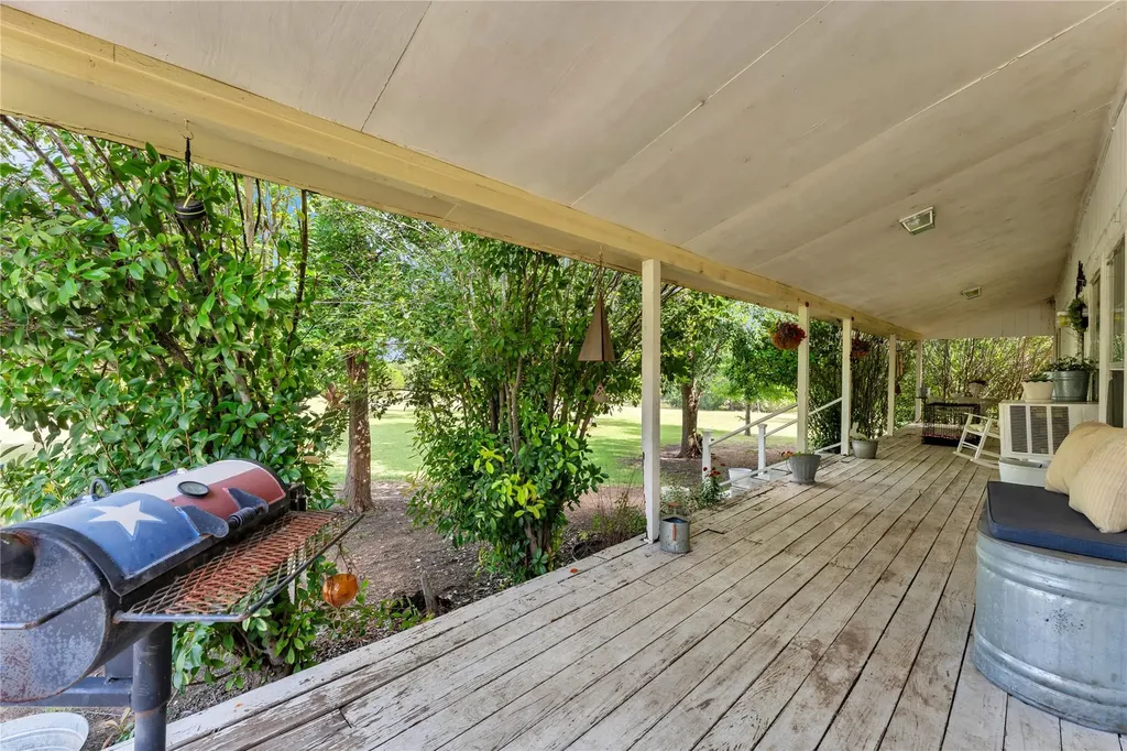 351 County Road 326 Bertram TX 78605