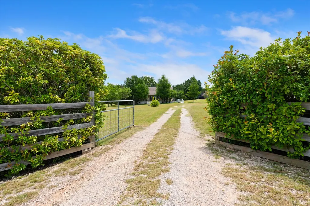 351 County Road 326 Bertram TX 78605