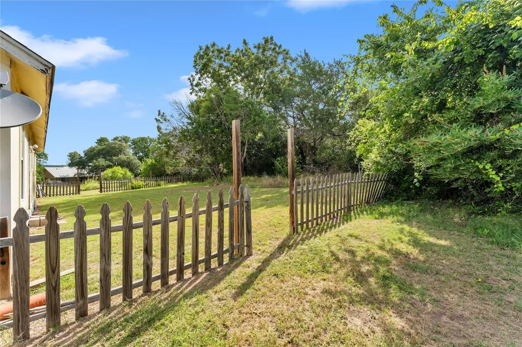 351 County Road 326 Bertram TX 78605