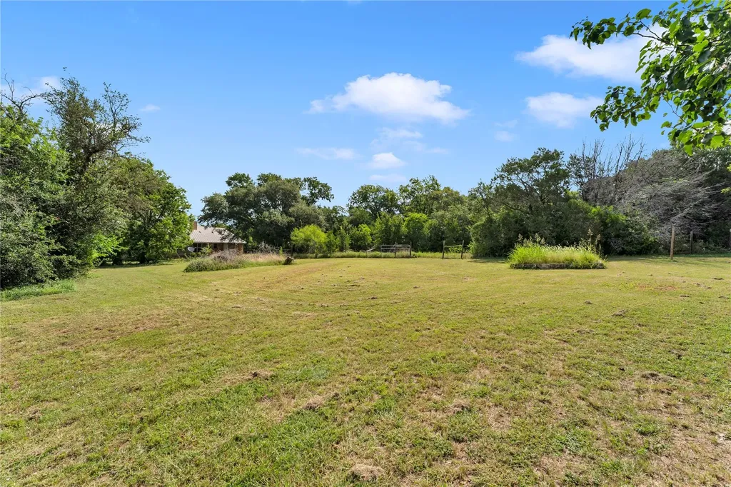 351 County Road 326 Bertram TX 78605