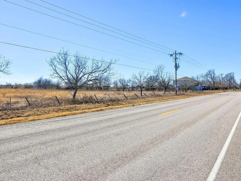 1015 E Main Street Troy TX 76579
