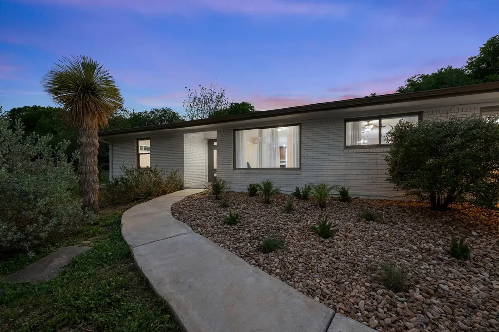 11502 Oakwood Drive Austin TX 78753