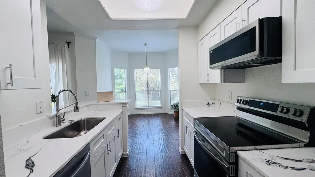 6000 Shepherd Mountain Cove Austin TX 78730