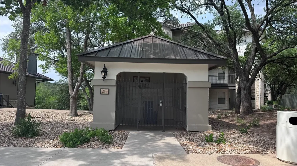 6000 Shepherd Mountain Cove Austin TX 78730