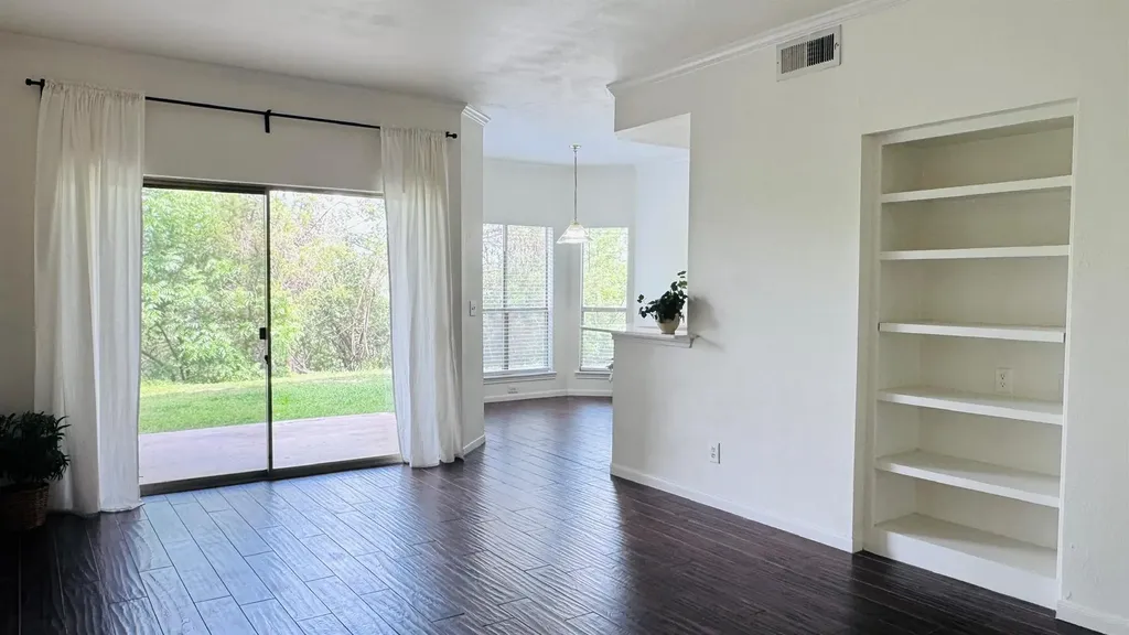 6000 Shepherd Mountain Cove Austin TX 78730