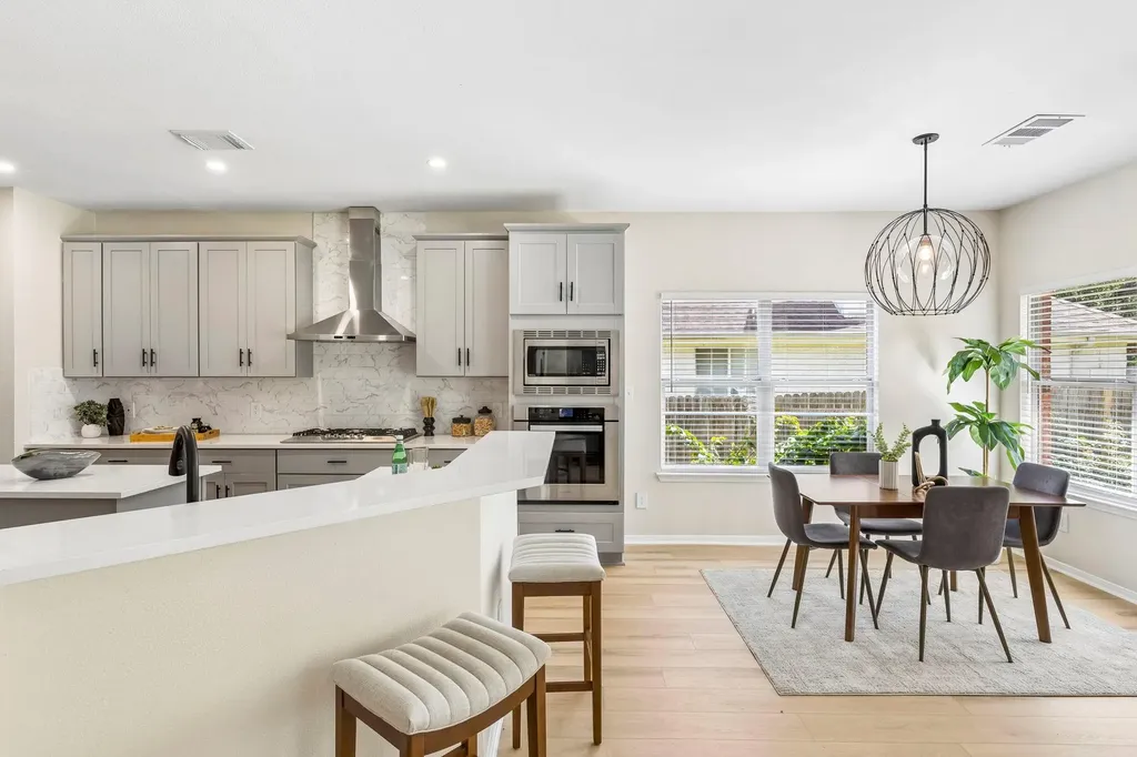 11200 Savin Hill Lane Austin TX 78739