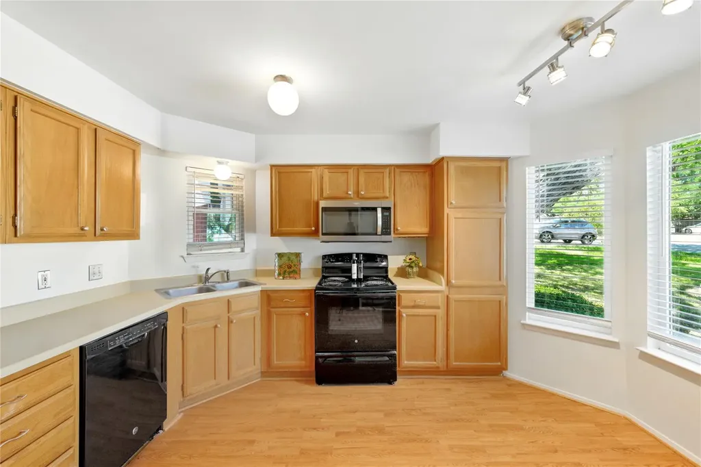 2105 Kirksey Drive Austin TX 78741