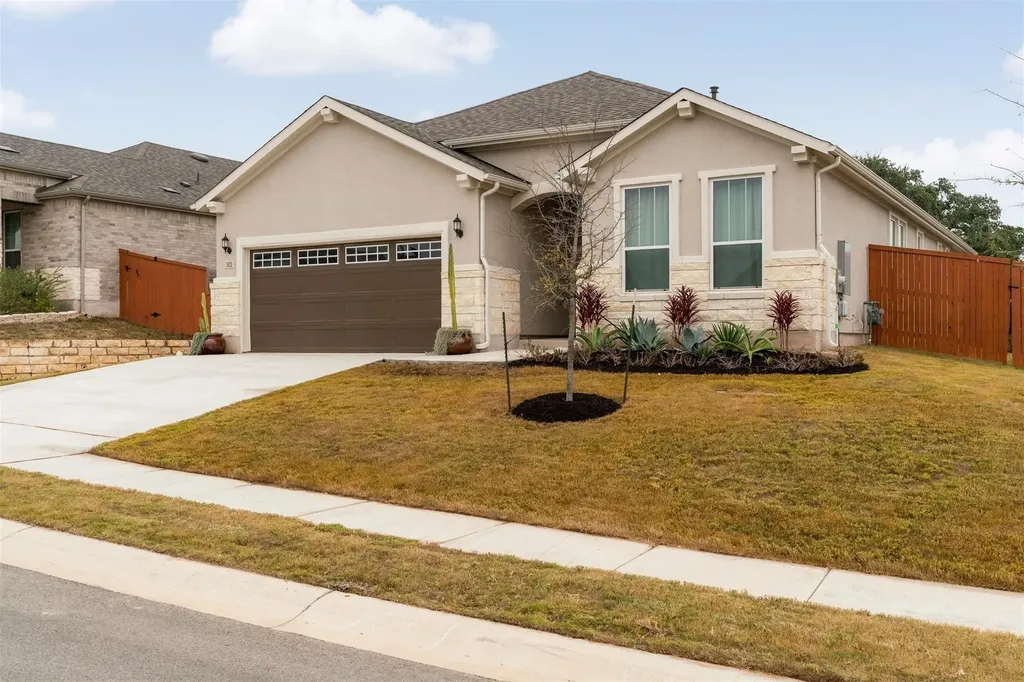302 Barn Hill Loop Dripping Springs TX 78620
