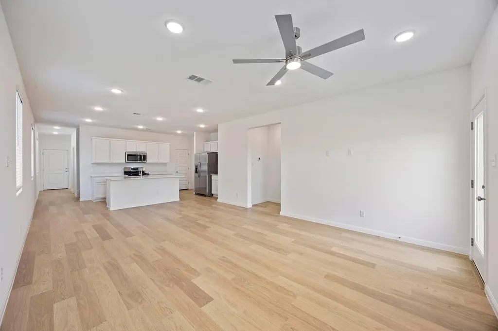 196 Hornet Street Elgin TX 78621