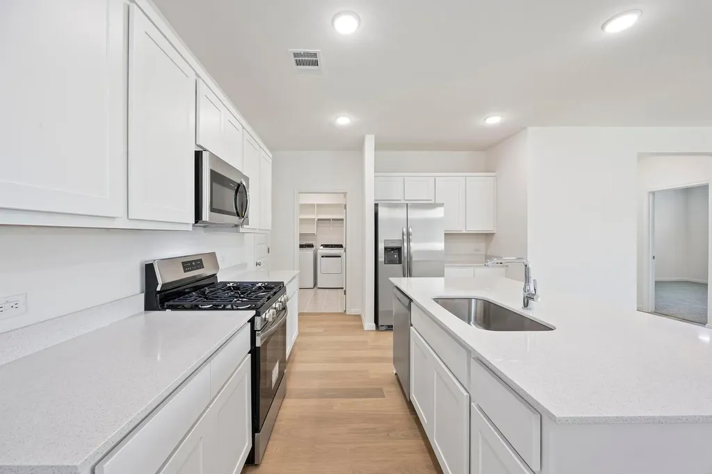 196 Hornet Street Elgin TX 78621