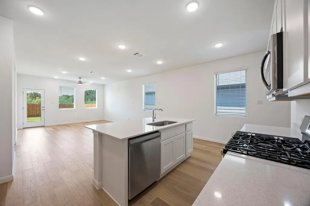 196 Hornet Street Elgin TX 78621
