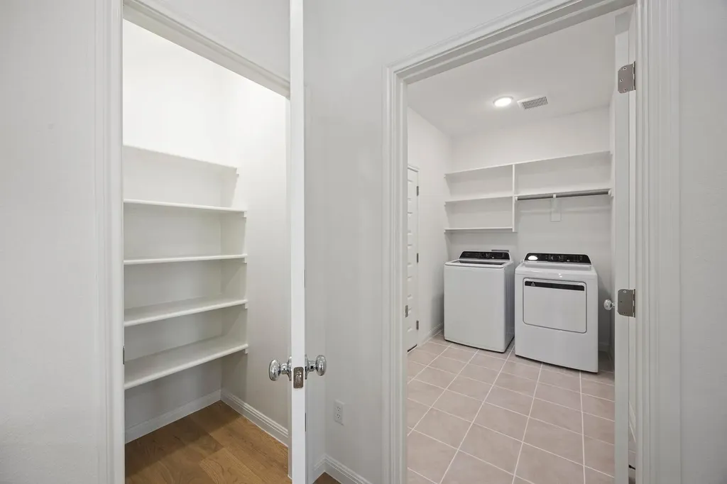 196 Hornet Street Elgin TX 78621