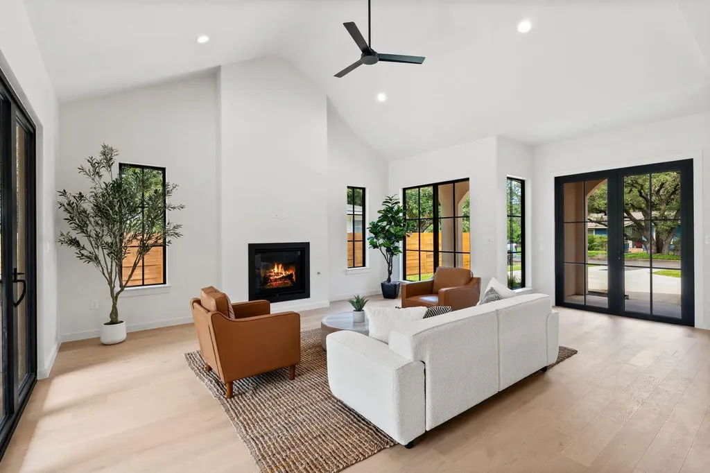 4513 Hank Avenue Austin TX 78745