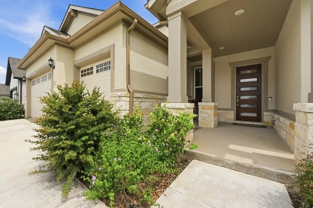 513 Barnhill Loop Dripping Springs TX 78620