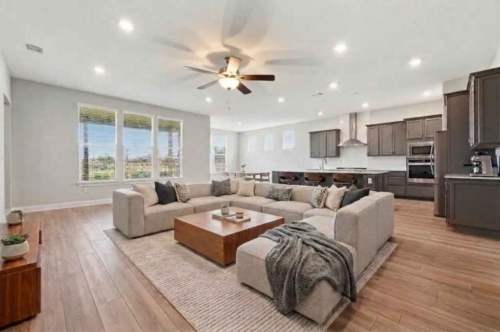 513 Barnhill Loop Dripping Springs TX 78620