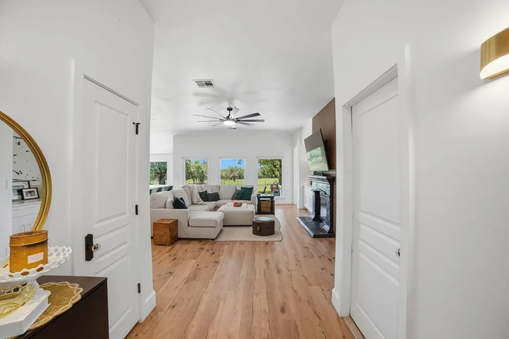 410 Mustang Mesa Liberty Hill TX 78642