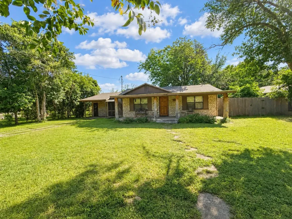 2107 Saratoga Drive Austin TX 78733