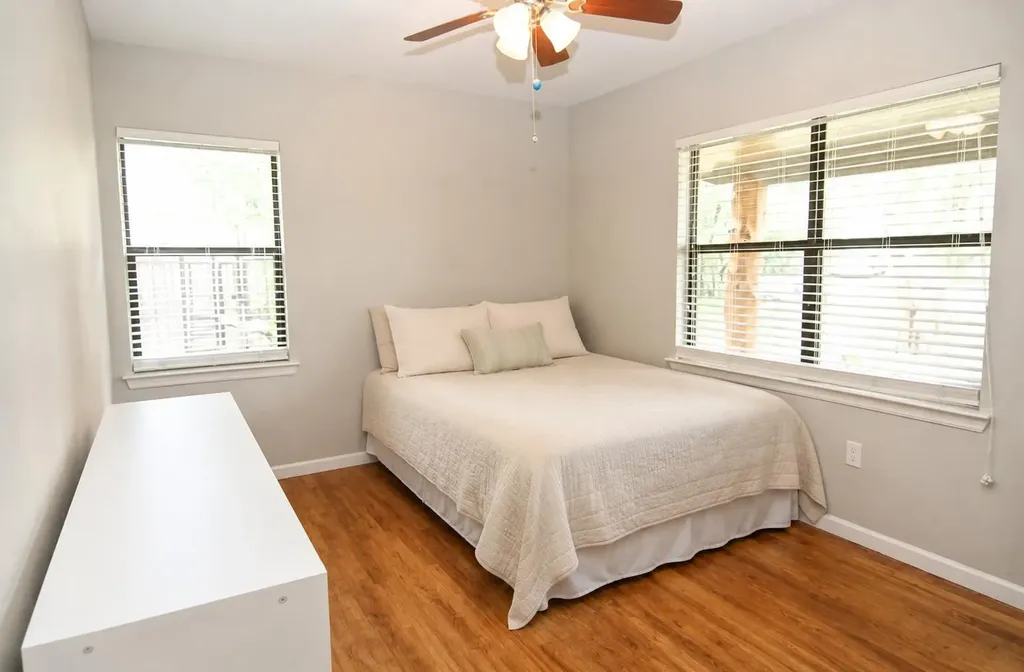 2107 Saratoga Drive Austin TX 78733