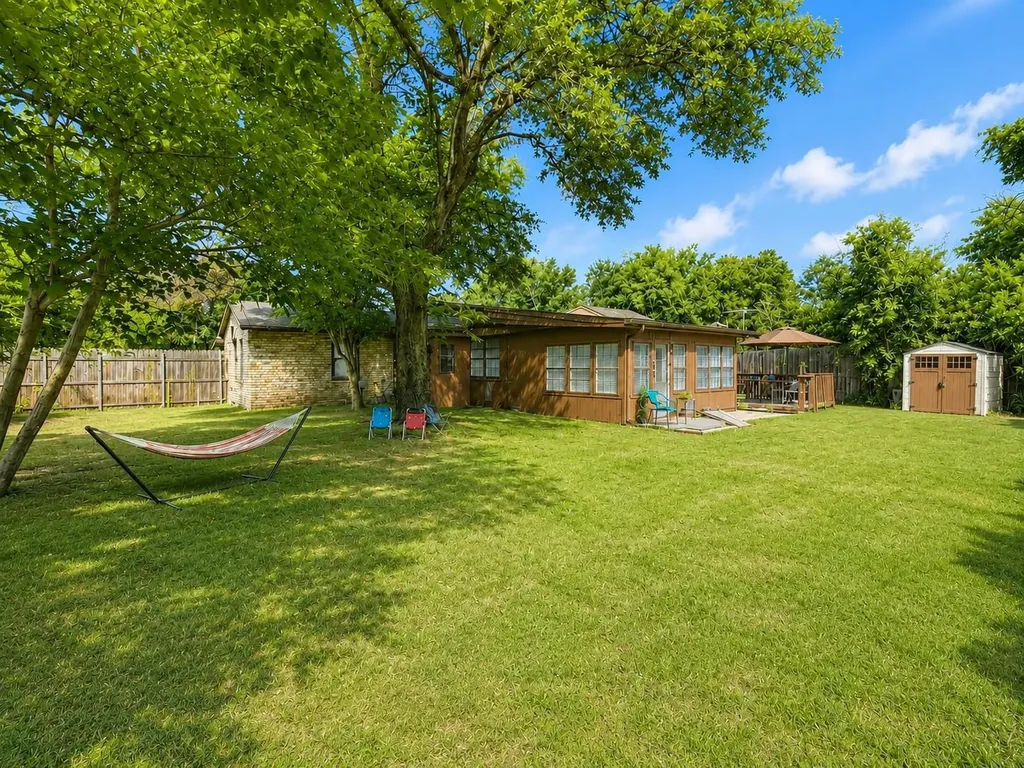 2107 Saratoga Drive Austin TX 78733