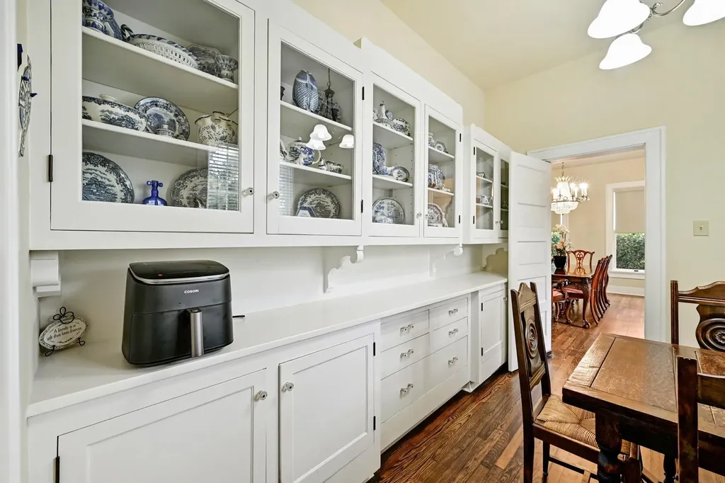 403 E Bowie Street Luling TX 78648