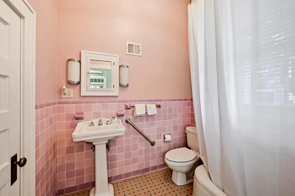 403 E Bowie Street Luling TX 78648