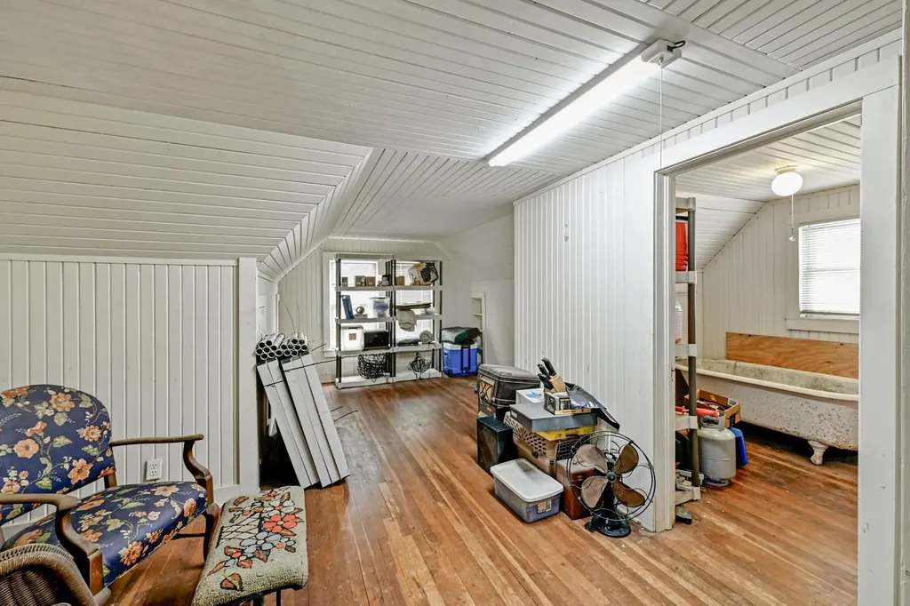 403 E Bowie Street Luling TX 78648
