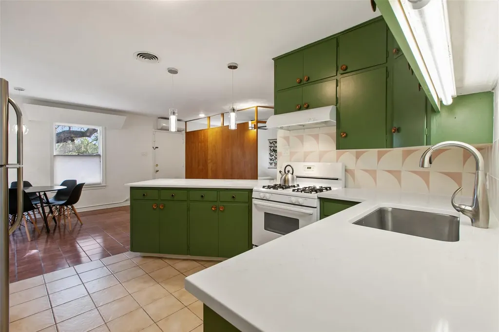 1511 Chelsea Lane Austin TX 78704