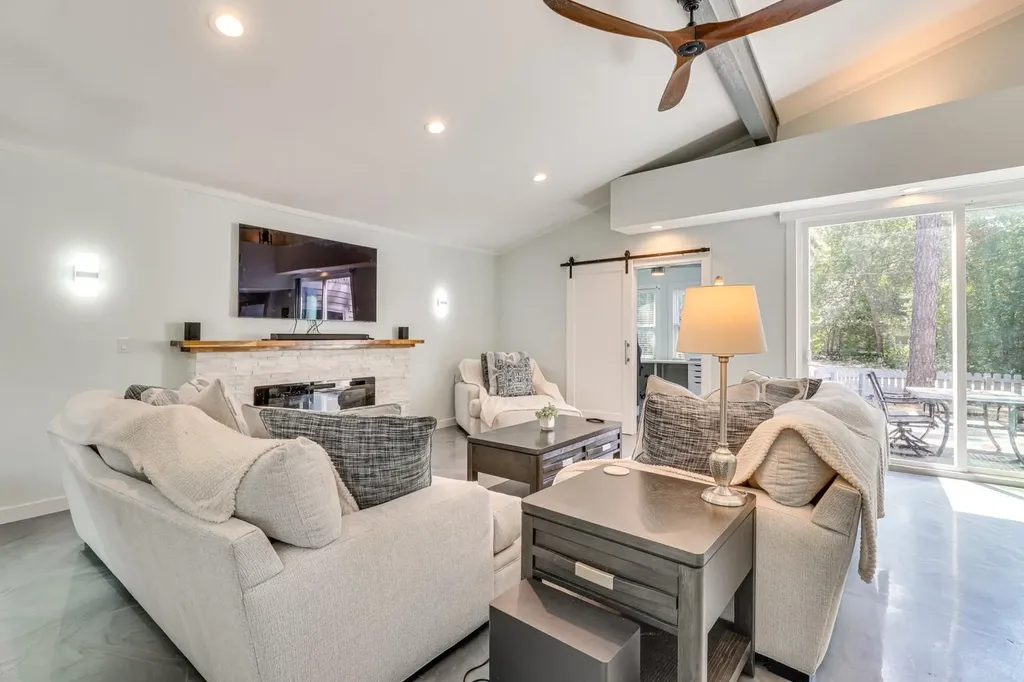 372 Plum Street Bastrop TX 78602