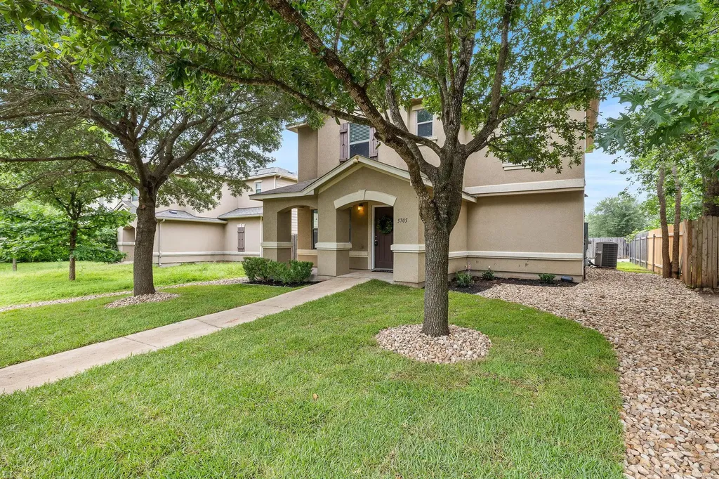 5705 Viewpoint Drive Austin TX 78744