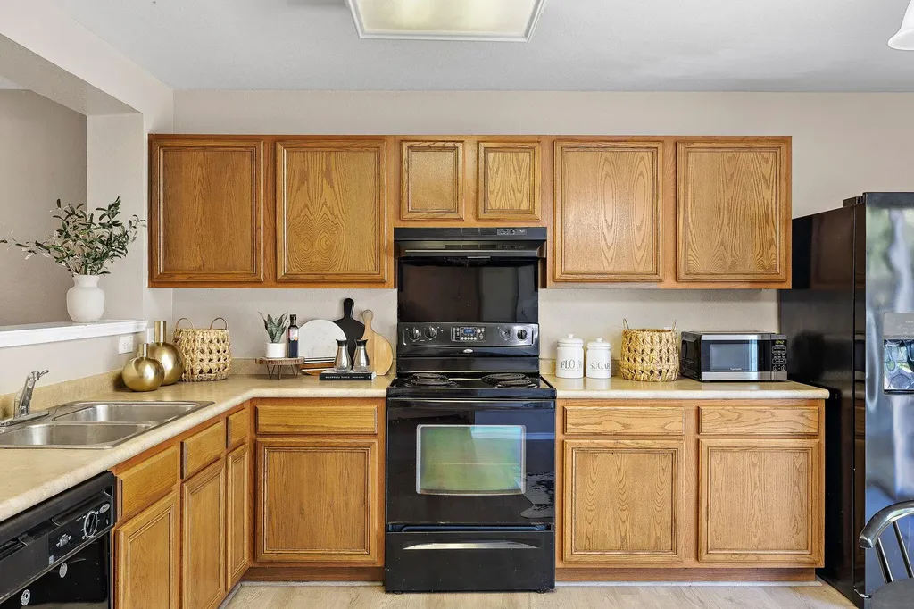 5705 Viewpoint Drive Austin TX 78744