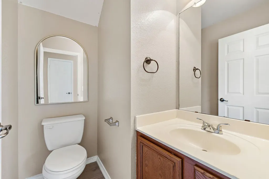 5705 Viewpoint Drive Austin TX 78744