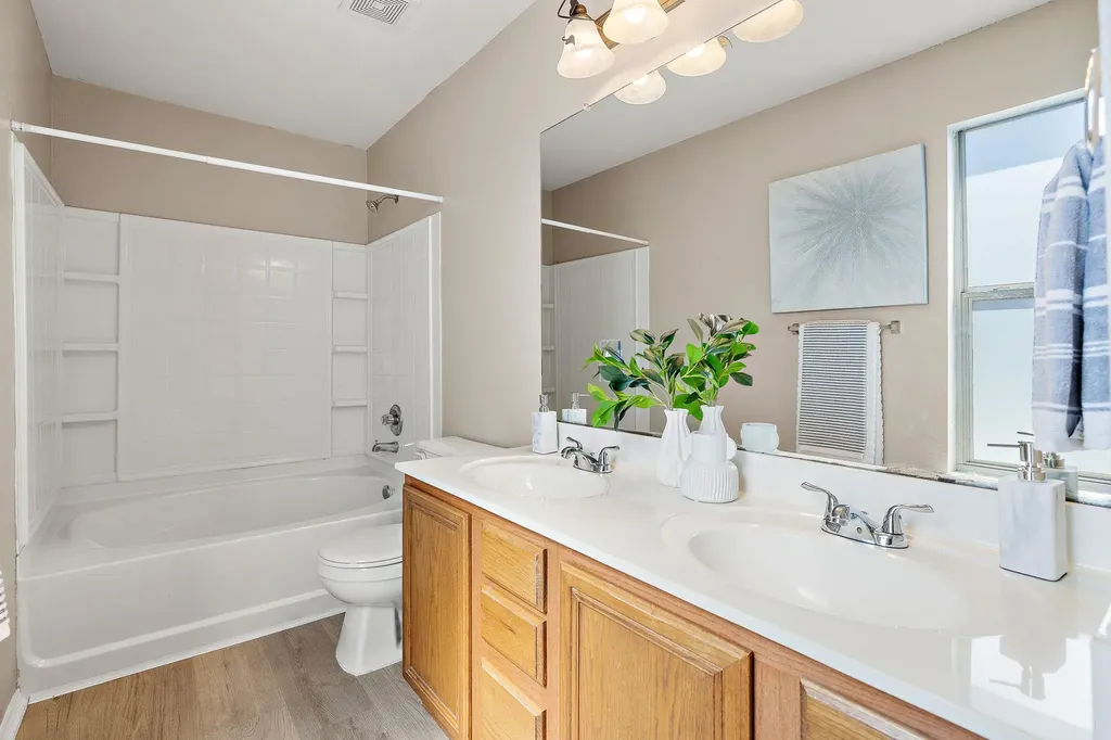 5705 Viewpoint Drive Austin TX 78744