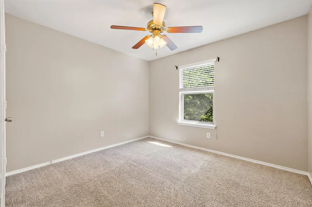 5705 Viewpoint Drive Austin TX 78744