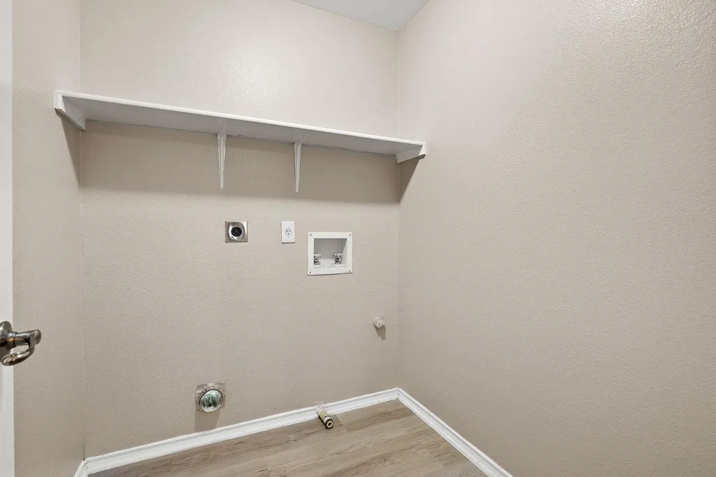 5705 Viewpoint Drive Austin TX 78744