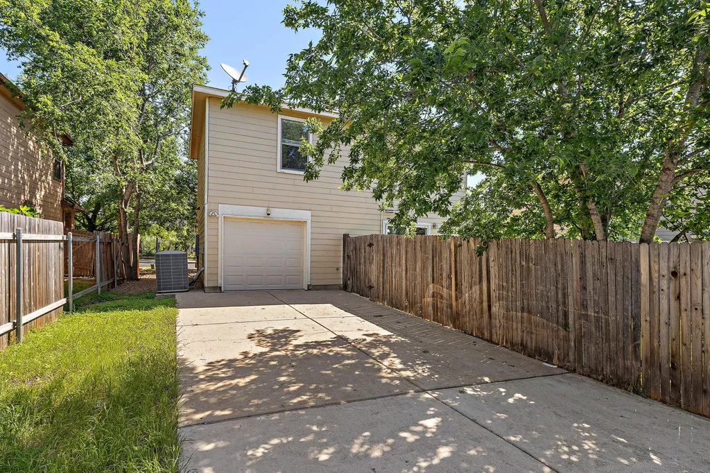 5705 Viewpoint Drive Austin TX 78744