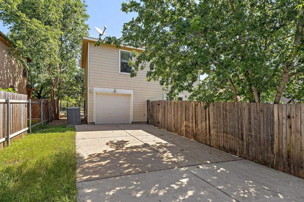 5705 Viewpoint Drive Austin TX 78744