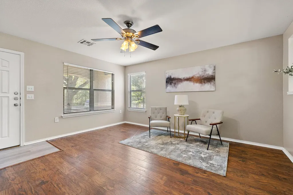 5705 Viewpoint Drive Austin TX 78744