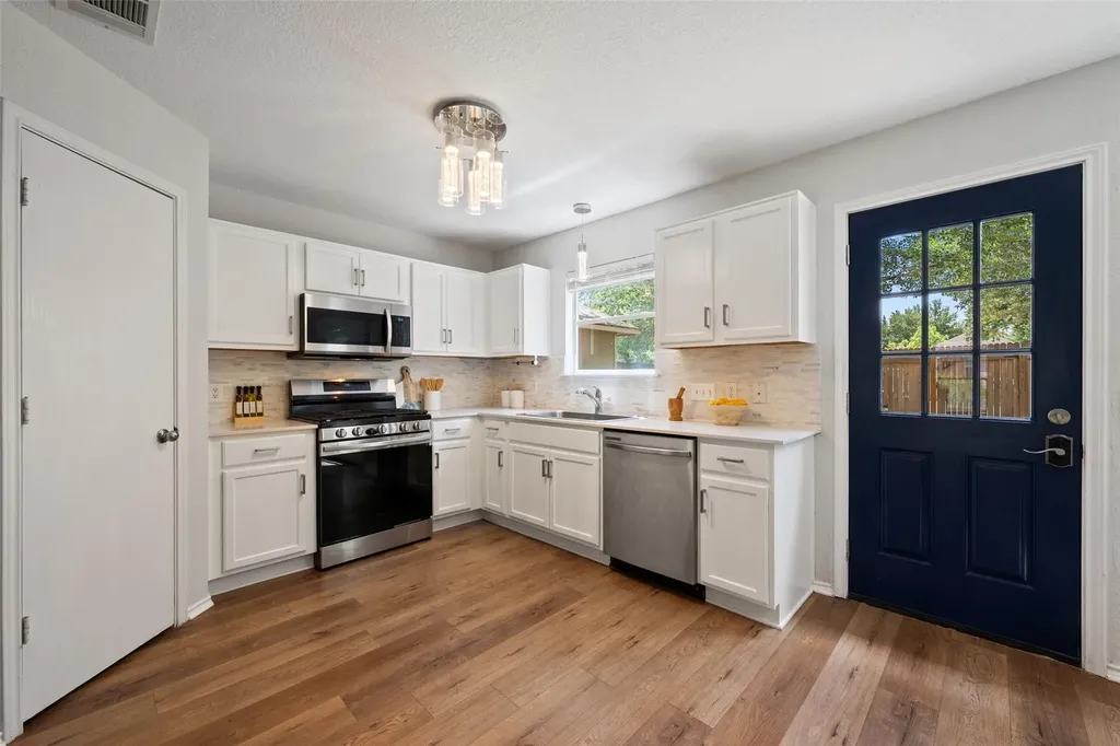 4529 Best Way Austin TX 78725