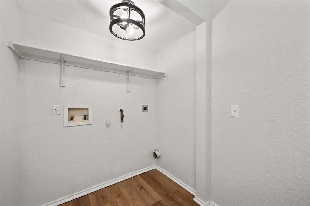 4529 Best Way Austin TX 78725