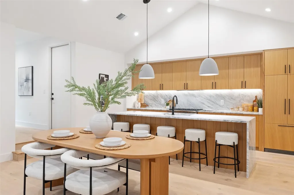 2611 Oak Crest Avenue Austin TX 78704