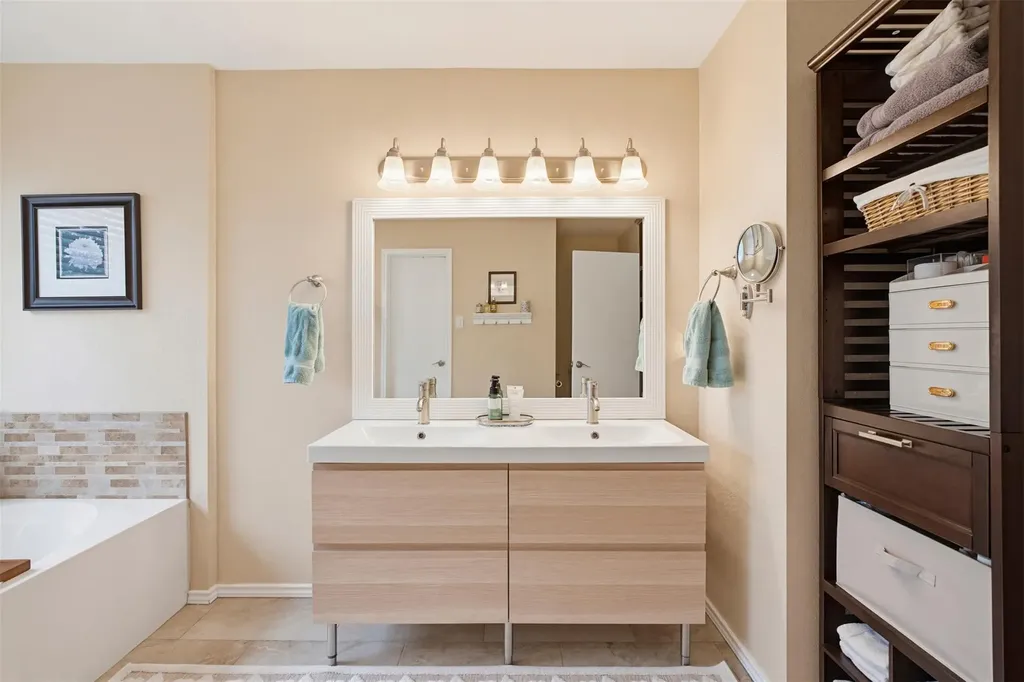 369 S Kates Cove Buda TX 78610