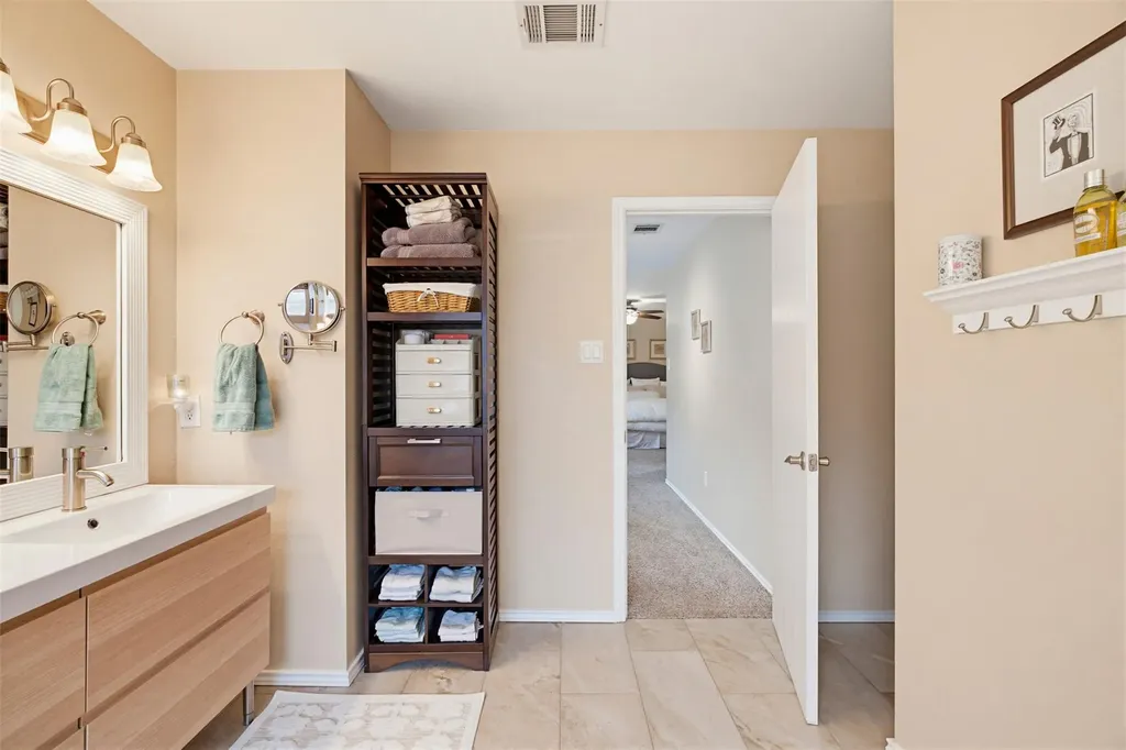 369 S Kates Cove Buda TX 78610