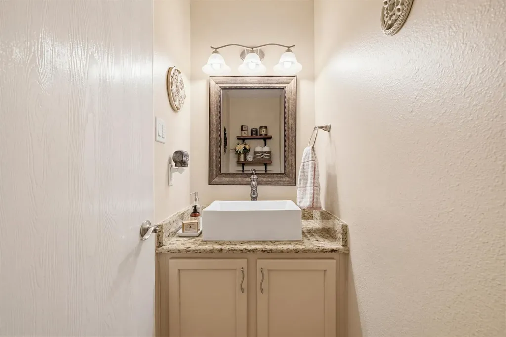 369 S Kates Cove Buda TX 78610
