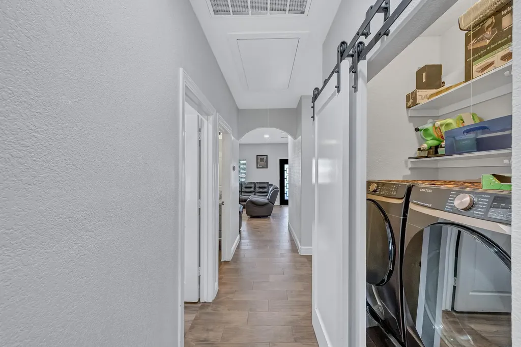 421 Las Lomas Drive Elgin TX 78621