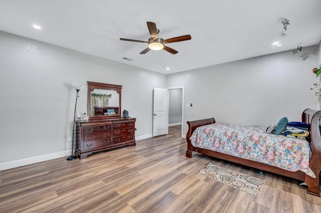 421 Las Lomas Drive Elgin TX 78621