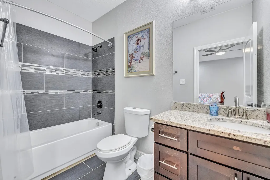 421 Las Lomas Drive Elgin TX 78621